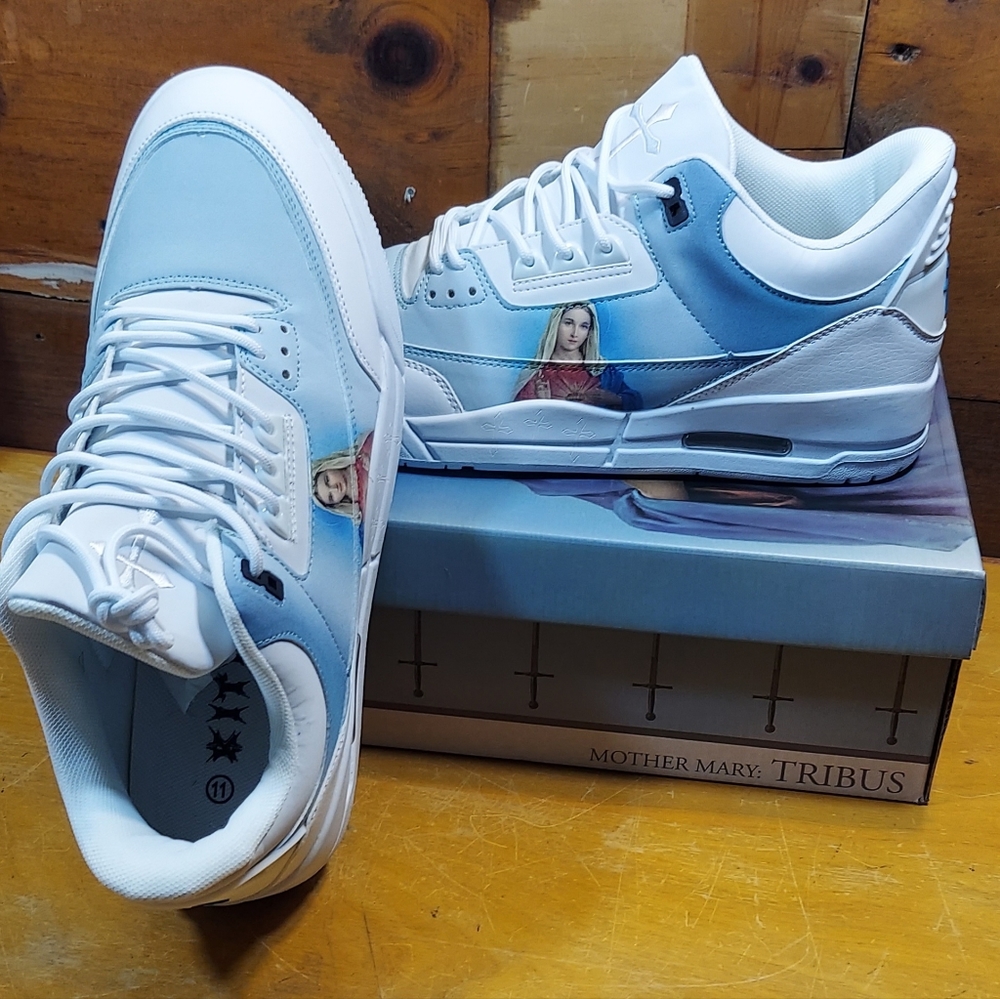 Kito‎ Wares ‘Mother Mary Tribus’ Size 11